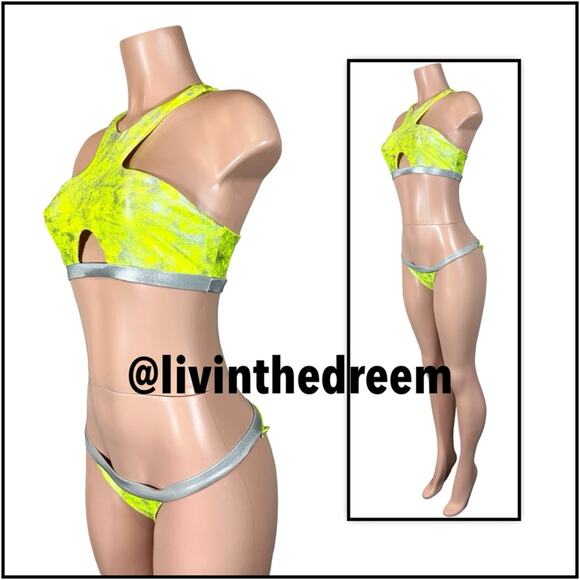 Beach Bunny 2015 Yellow Neon Galaxy Halter Top
L & Skimpy Bottoms M $249 - Picture 6 of 16